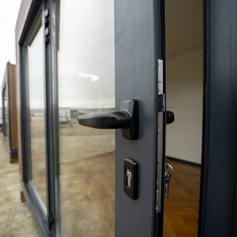 Estudio reformado con jardín de 12m²