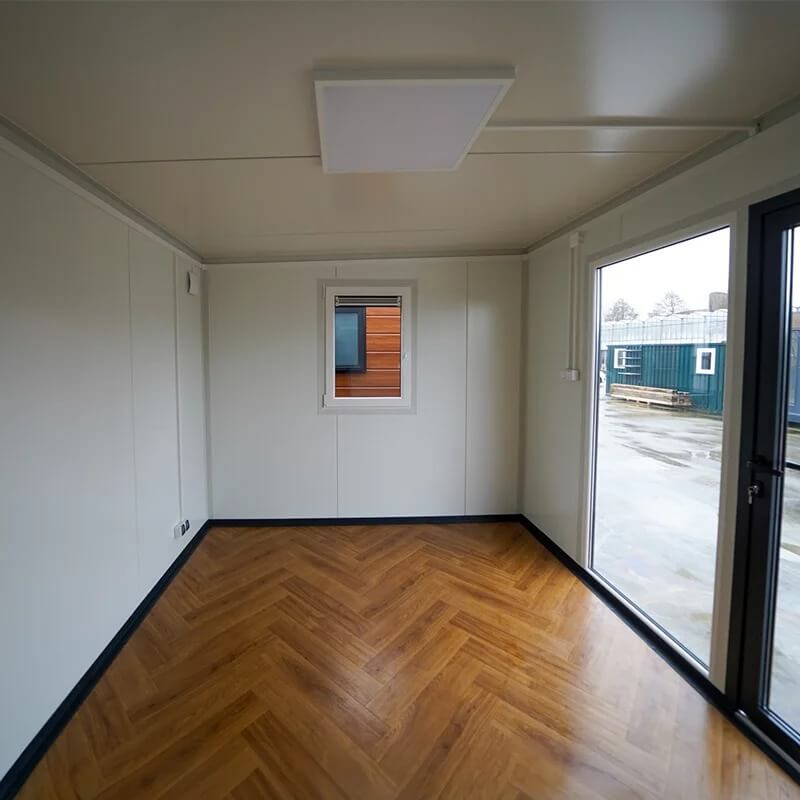 Caseta de jardín reformada de 12 m² – Acabado en madera y antracita