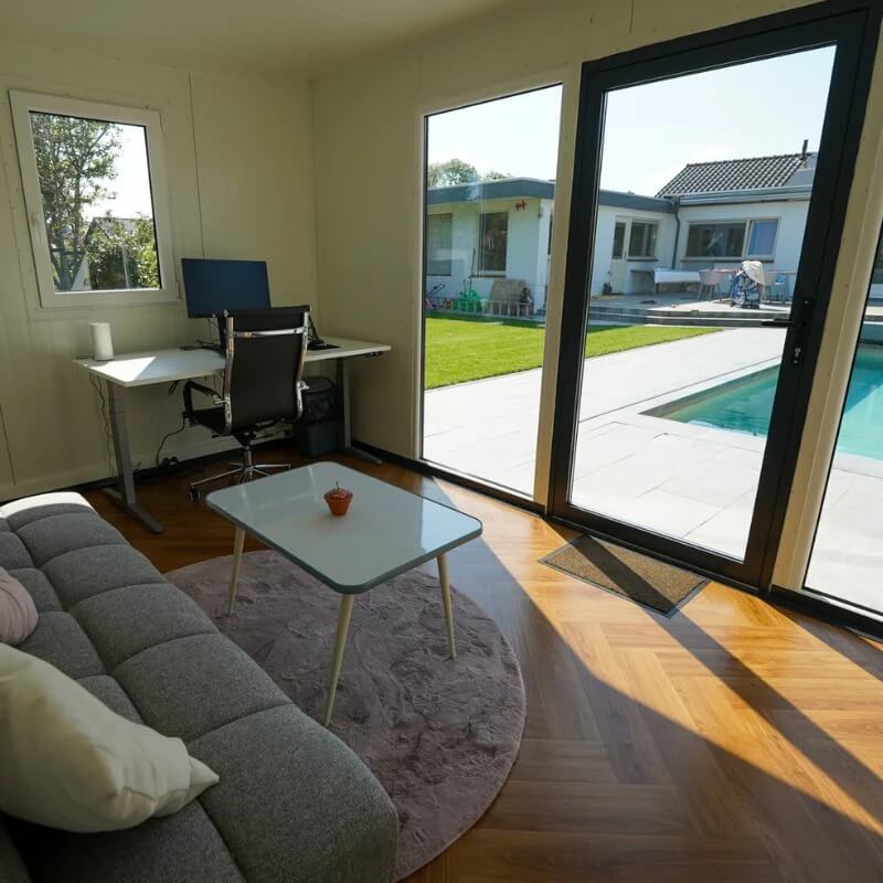 Caseta de jardín reformada de 12 m² – Acabado en madera y antracita