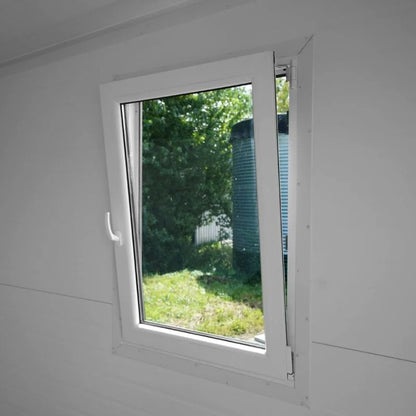 Estudio reformado con jardín de 12m²